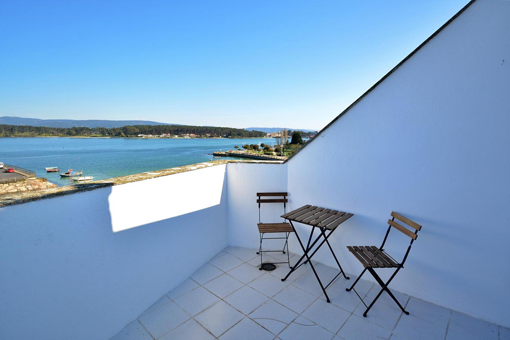 Apartamento Con Terraza Frente Al Mar En 오그로브 외부 사진