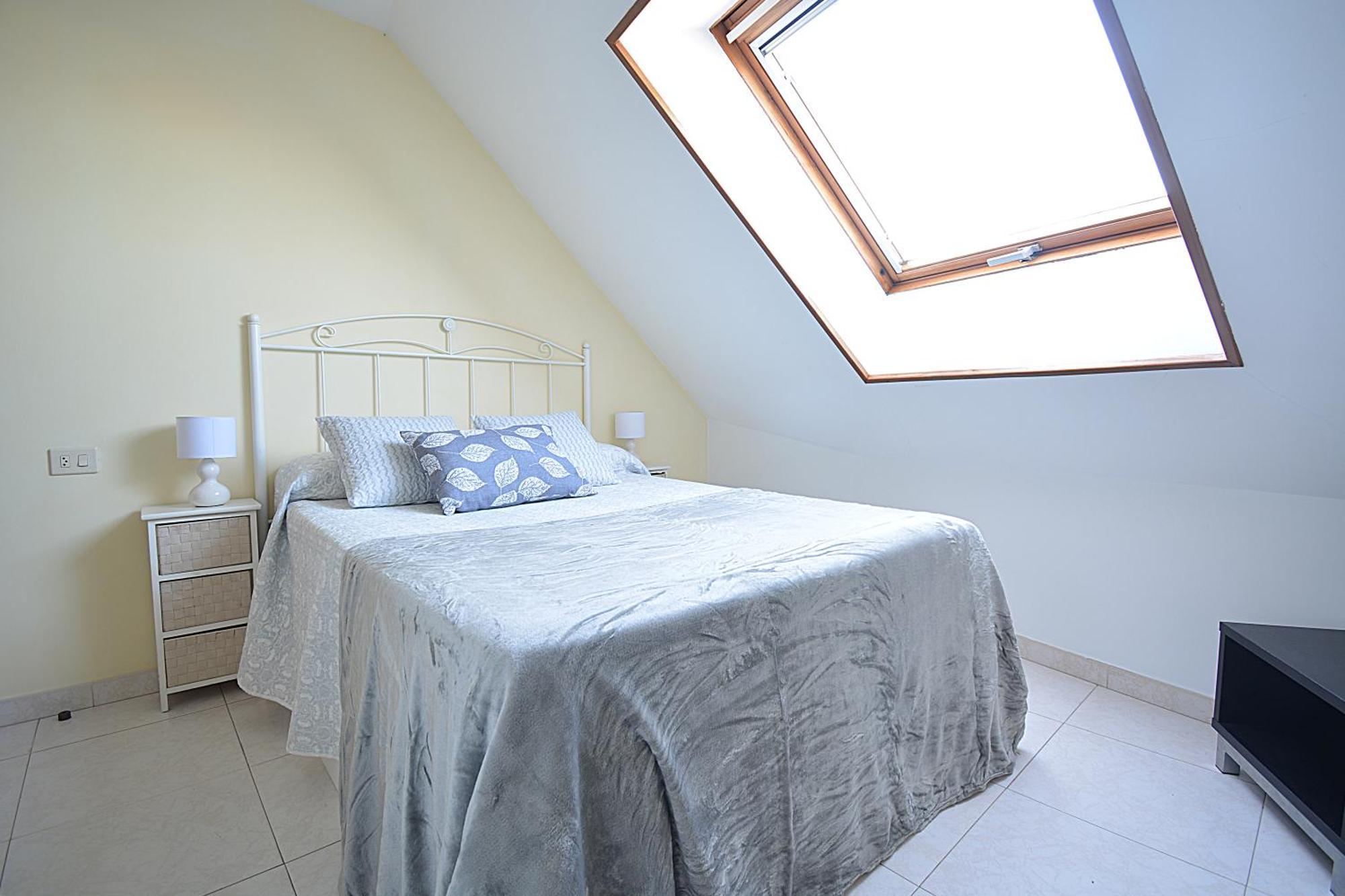 Apartamento Con Terraza Frente Al Mar En 오그로브 외부 사진