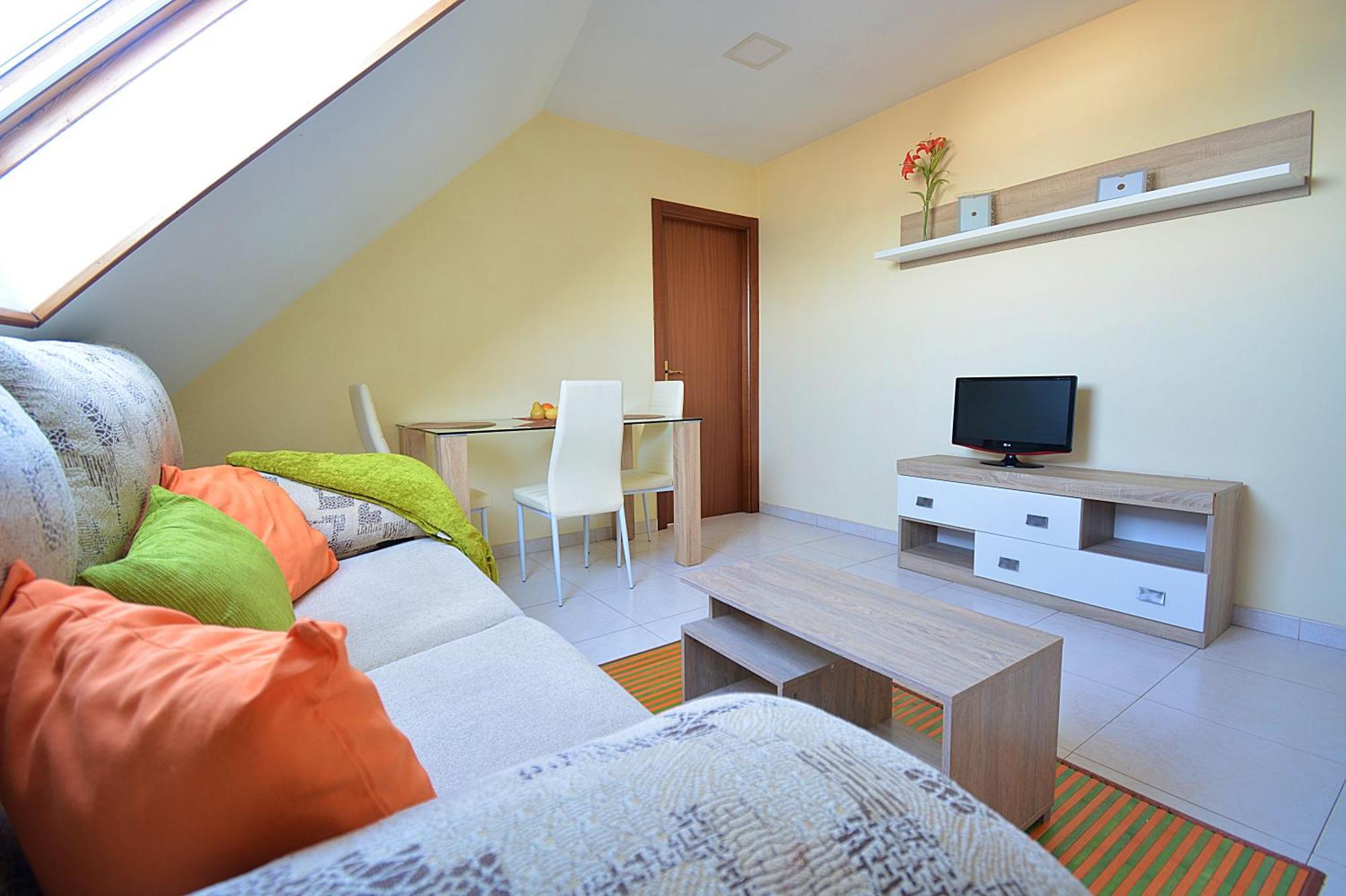 Apartamento Con Terraza Frente Al Mar En 오그로브 외부 사진